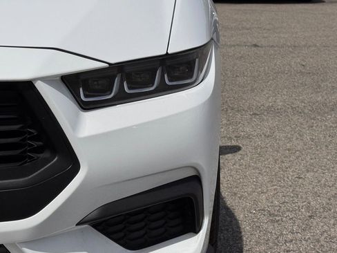 Used 2024 Ford Mustang Premium image 8