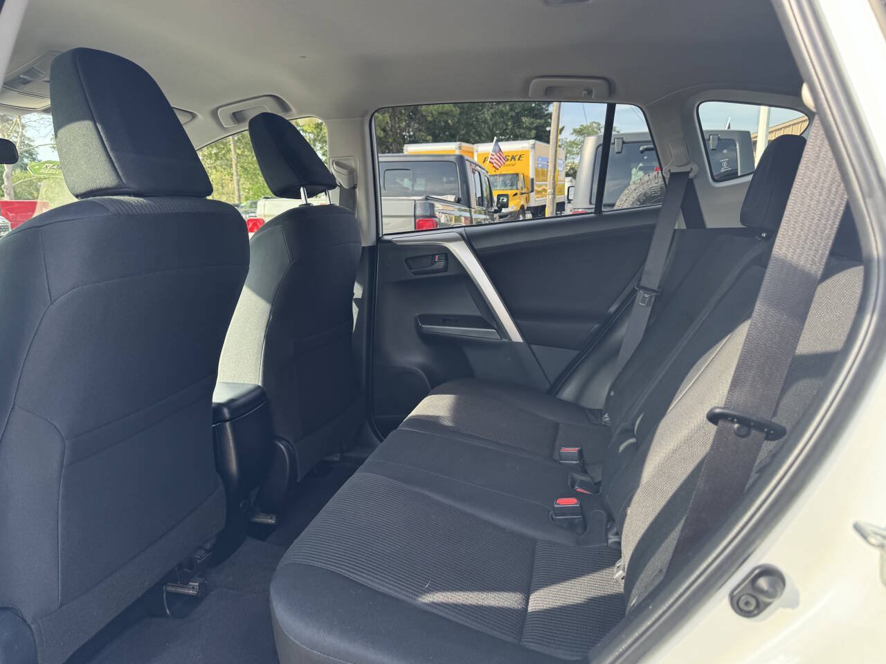 Used 2016 Toyota RAV4 LE AWD/4WD image 26