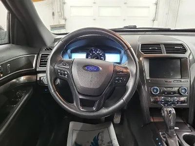 Used 2018 Ford Explorer XLT w/ XLT Appearance Package AWD/4WD image 7