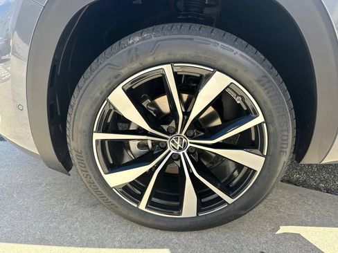 New 2026 Volkswagen Atlas Cross Sport SEL Premium R-Line AWD/4WD image 28