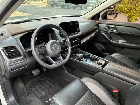 Certified 2021 Nissan Rogue Platinum AWD/4WD image 11