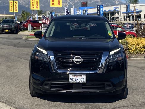 Used 2023 Nissan Pathfinder S image 8