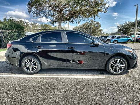 Used 2023 Kia Forte LXS image 10