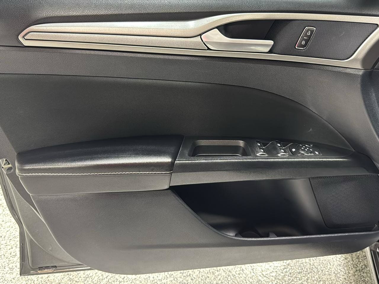 Used 2020 Ford Fusion SE AWD/4WD image 17