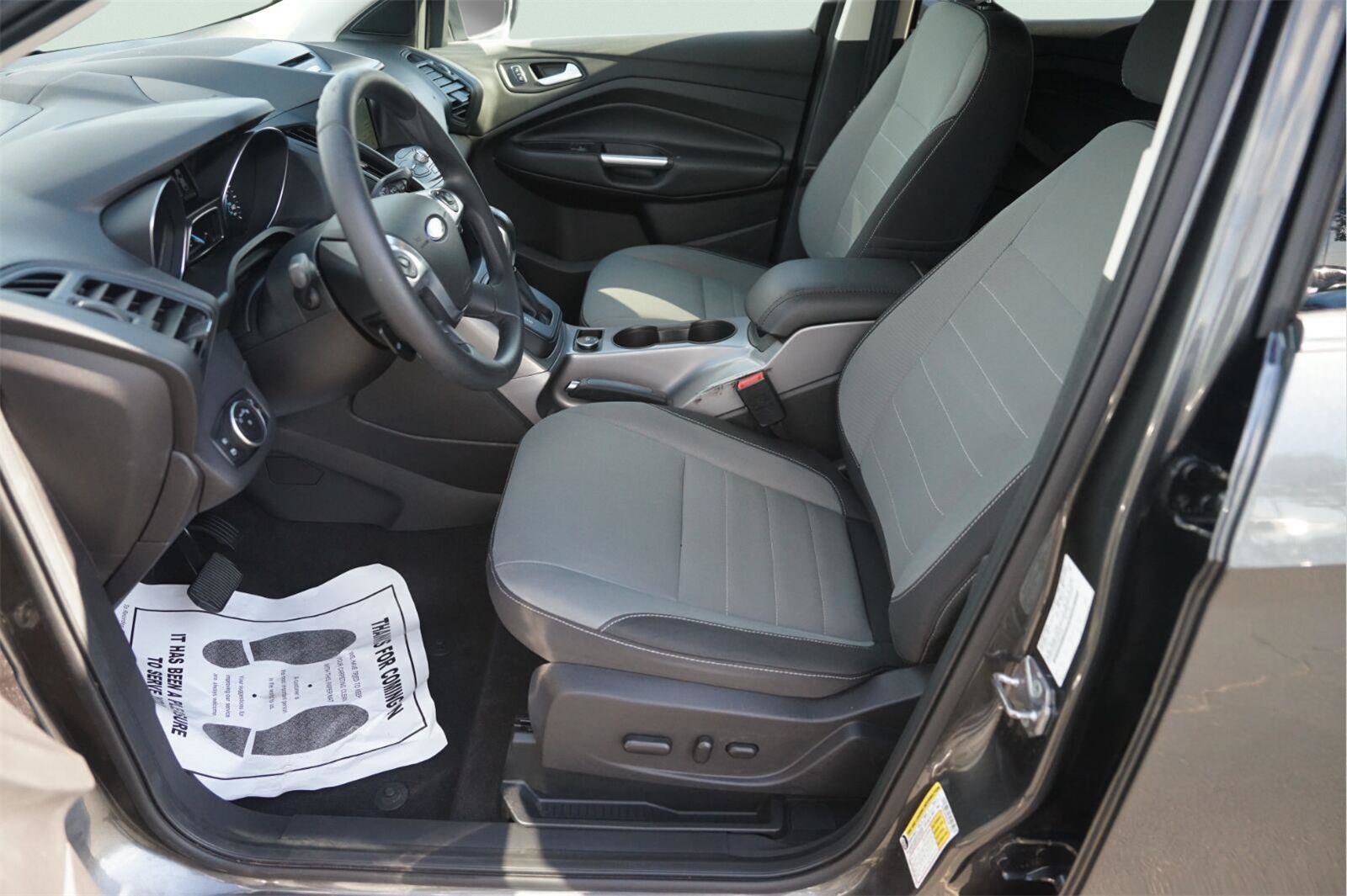 Used 2016 Ford Escape SE w/ Equipment Group 201A FWD image 9