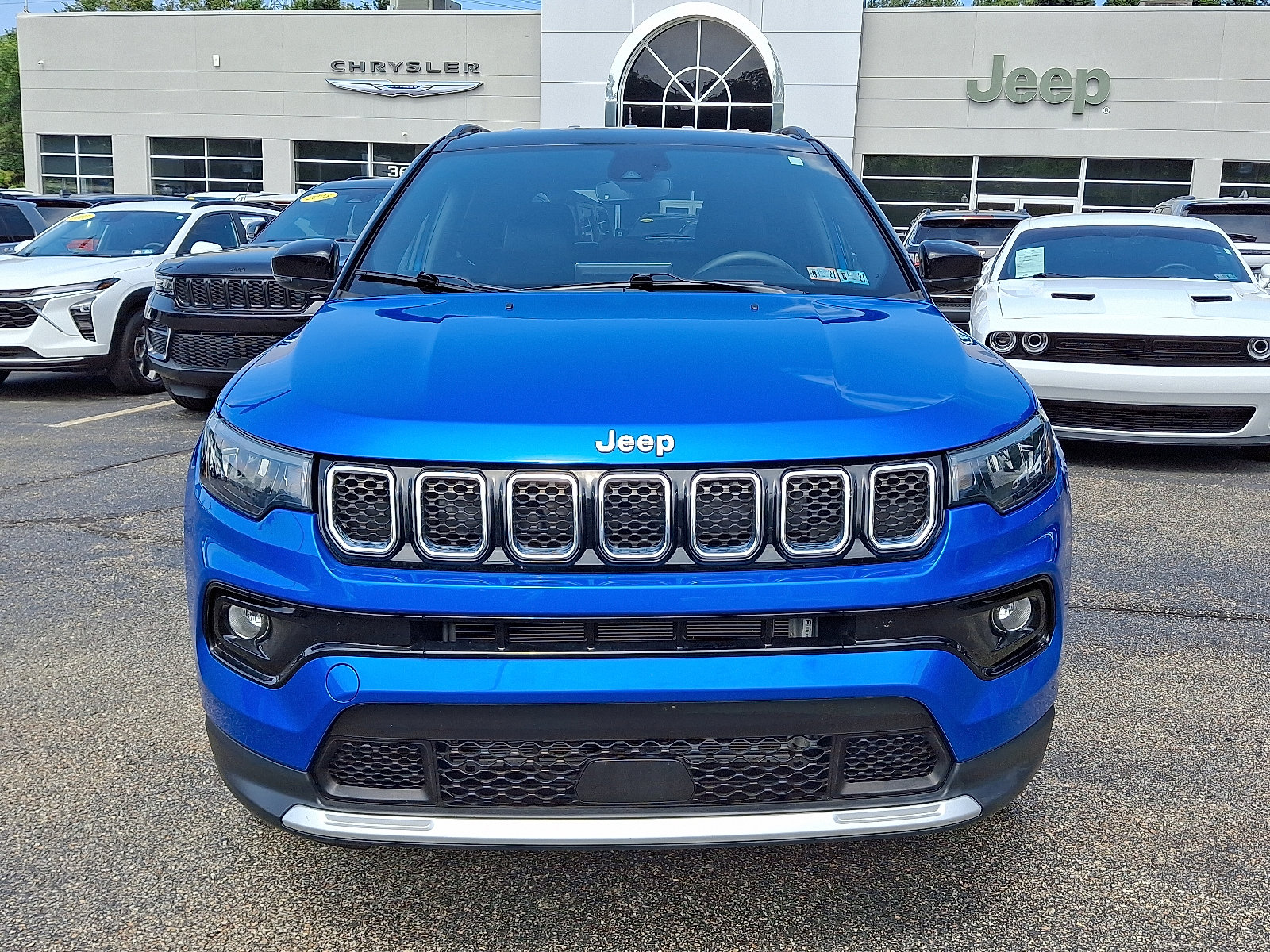 Certified 2023 Jeep Compass Limited AWD/4WD image 2