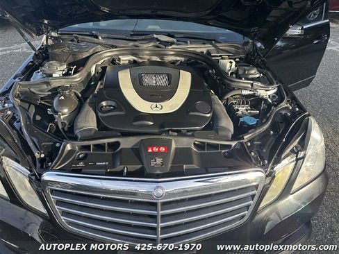 Used 2011 Mercedes-Benz E 550 Sedan image 32