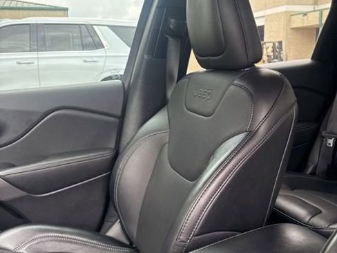 Used 2022 Jeep Cherokee Limited image 13