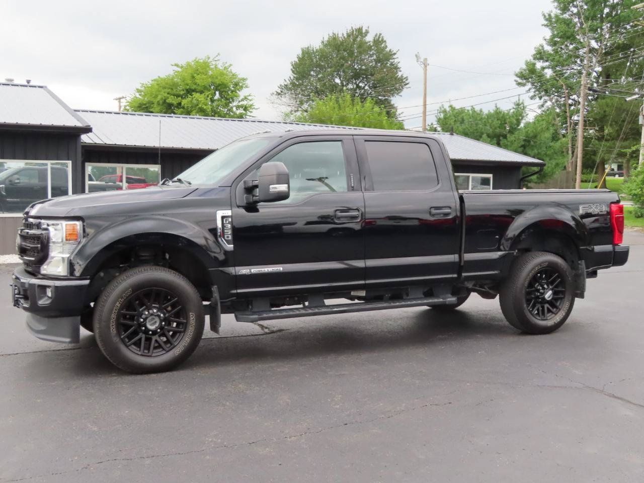 Used 2022 Ford F350 XLT w/ Black Appearance Package AWD/4WD image 2