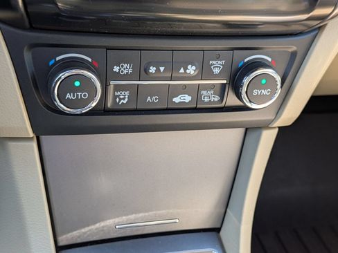 Used 2013 Acura ILX w/ Premium Package FWD image 24
