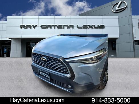 Used 2024 Toyota Corolla Cross XLE w/ Convenience Package AWD/4WD image 7