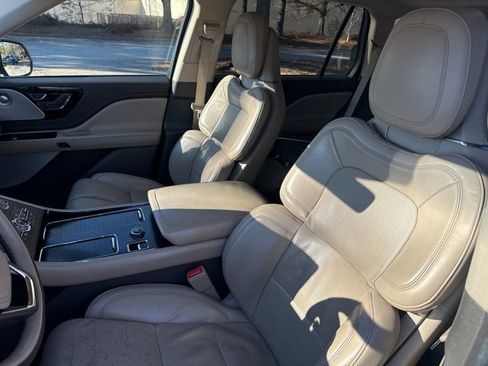 Used 2020 Lincoln Aviator Reserve w/ Equipment Group 202A image 10