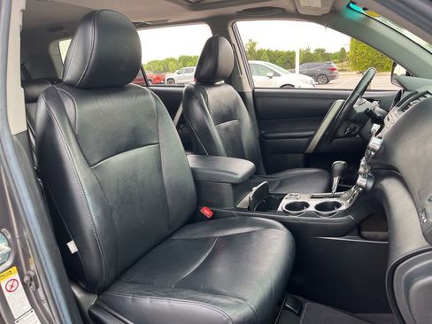 Used 2012 Toyota Highlander SE w/ Tow Pkg AWD/4WD image 27