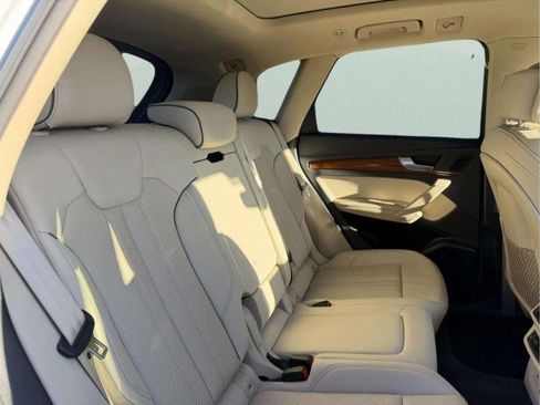 Used 2023 Audi Q5 2.0T Prestige w/ Prestige Package image 27