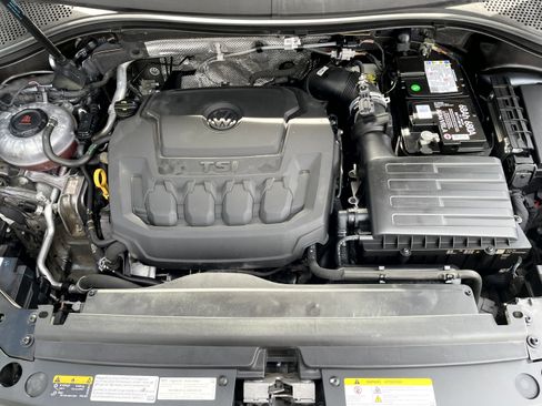 Used 2022 Volkswagen Tiguan SE image 8