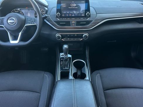 Used 2023 Nissan Altima 2.5 SV FWD image 3