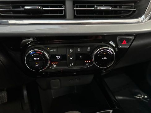 Used 2025 Chevrolet Trax LT w/ Driver Confidence Package FWD image 26