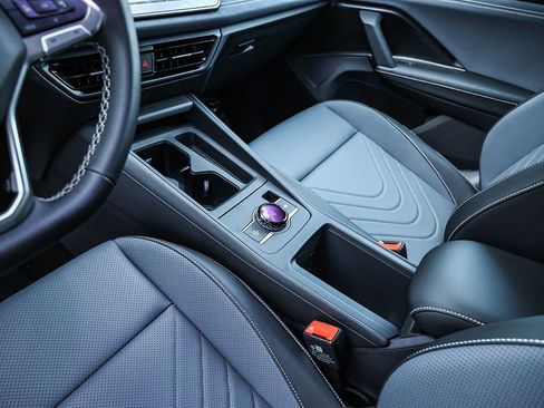 New 2026 Volkswagen Tiguan SE image 31