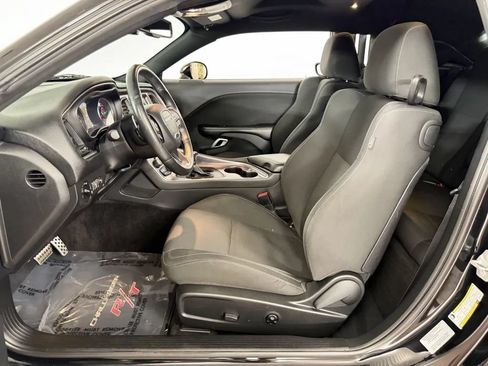 Used 2016 Dodge Challenger R/T RWD image 13