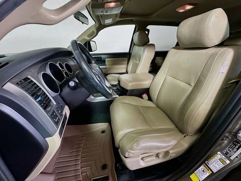 Used 2016 Toyota Sequoia SR5 image 12