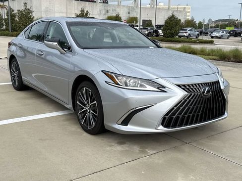 Used 2025 Lexus ES 350 w/ Premium Package image 12