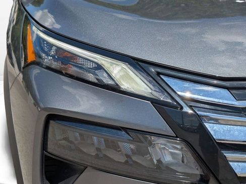 Used 2024 Nissan Rogue S FWD image 10