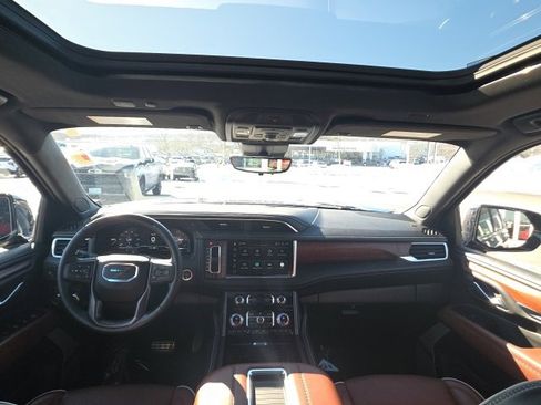 Used 2024 GMC Yukon XL Denali Ultimate image 16