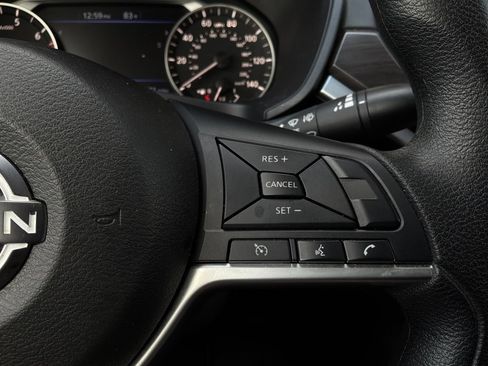 Used 2025 Nissan Altima 2.5 SV FWD image 33