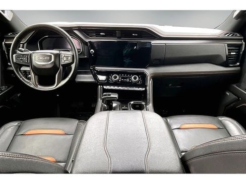 Used 2024 GMC Sierra 1500 AT4 w/ Technology Package AWD/4WD image 8
