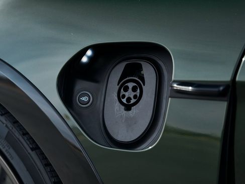 Used 2026 Porsche Taycan Turbo S image 12