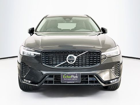 Used 2024 Volvo XC60 B5 Plus image 2