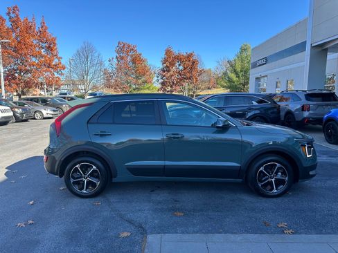 New 2026 Kia Niro EX image 4