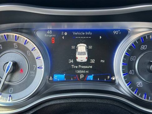 Used 2016 Chrysler 300 C RWD image 15