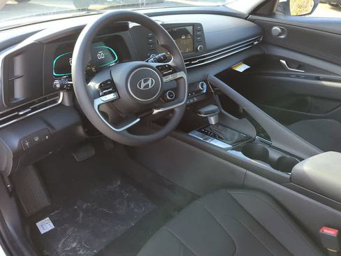 New 2026 Hyundai Elantra Hybrid FWD image 15