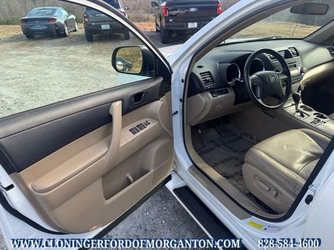 Used 2010 Toyota Highlander 4WD image 11