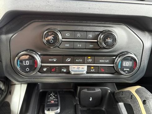 Certified 2025 Ford Bronco Badlands AWD/4WD image 35