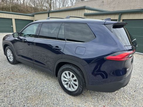 Certified 2024 Toyota Grand Highlander AWD image 4