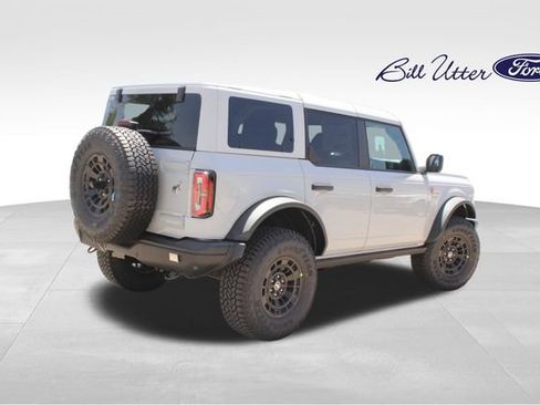 New 2026 Ford Bronco Badlands w/ Sasquatch Package AWD/4WD image 3