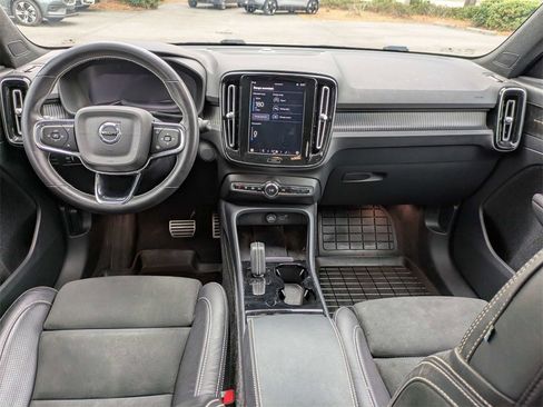 Used 2021 Volvo XC40 P8 Recharge image 16