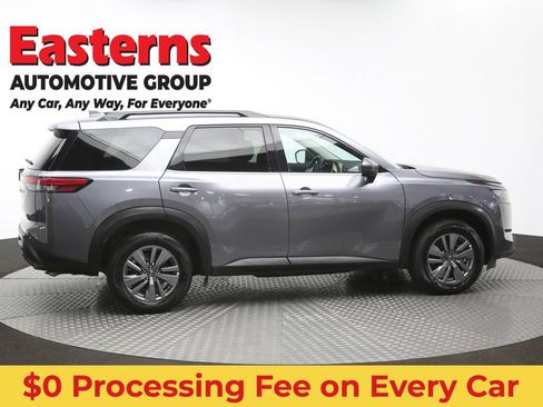Used 2025 Nissan Pathfinder SV FWD image 44