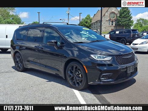 Used 2025 Chrysler Pacifica Limited FWD image 1