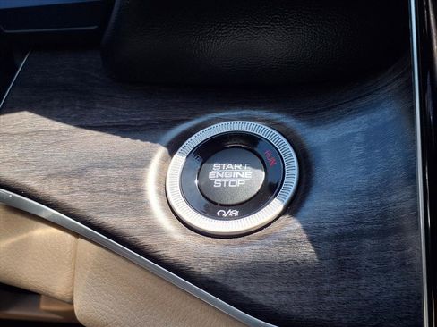 Used 2023 Jeep Grand Cherokee L Limited image 13