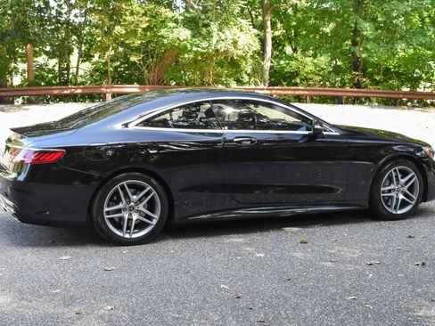 Used 2020 Mercedes-Benz S 560 4MATIC Coupe w/ AMG Line Exterior image 9