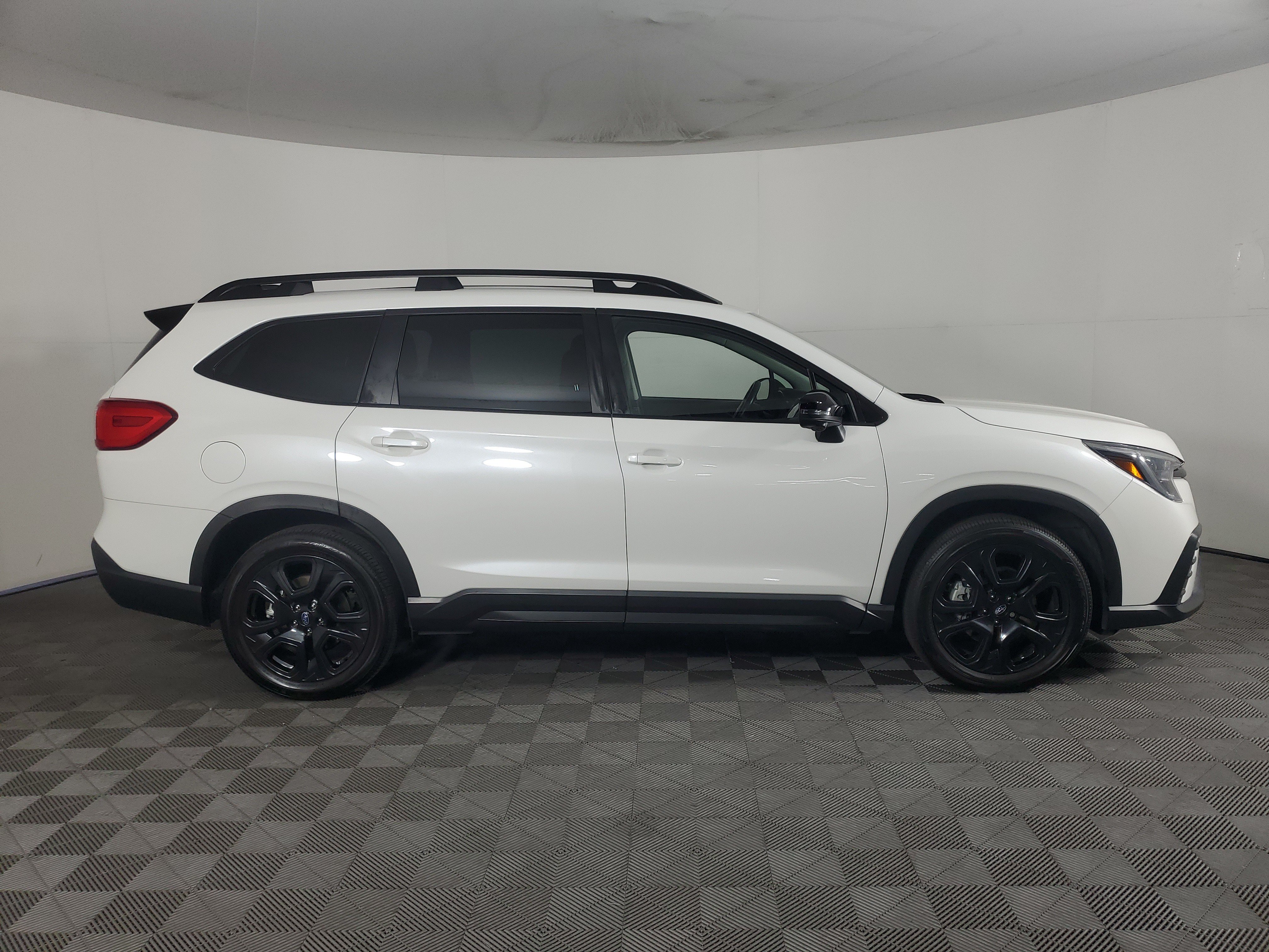 Used 2023 Subaru Ascent Onyx Edition Limited AWD/4WD image 3