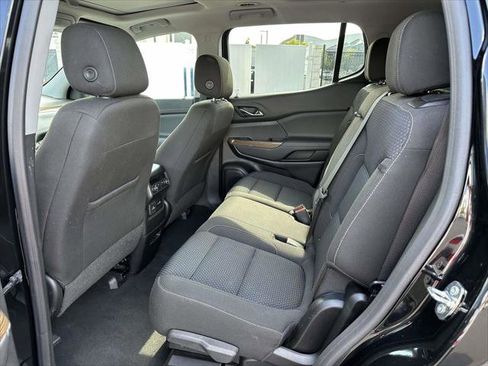 Used 2023 GMC Acadia SLE w/ Driver Convenience Package image 15