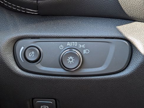 Certified 2025 Chevrolet Blazer LT AWD/4WD image 16