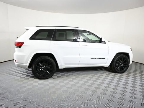Used 2020 Jeep Grand Cherokee Altitude AWD/4WD image 7