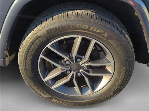 Used 2020 Jeep Grand Cherokee Overland AWD/4WD image 6