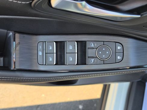 Used 2025 Nissan Rogue SL w/ Tech Package AWD/4WD image 13