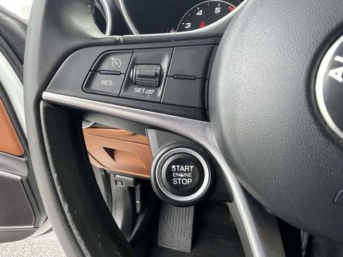 Used 2018 Alfa Romeo Giulia AWD image 24